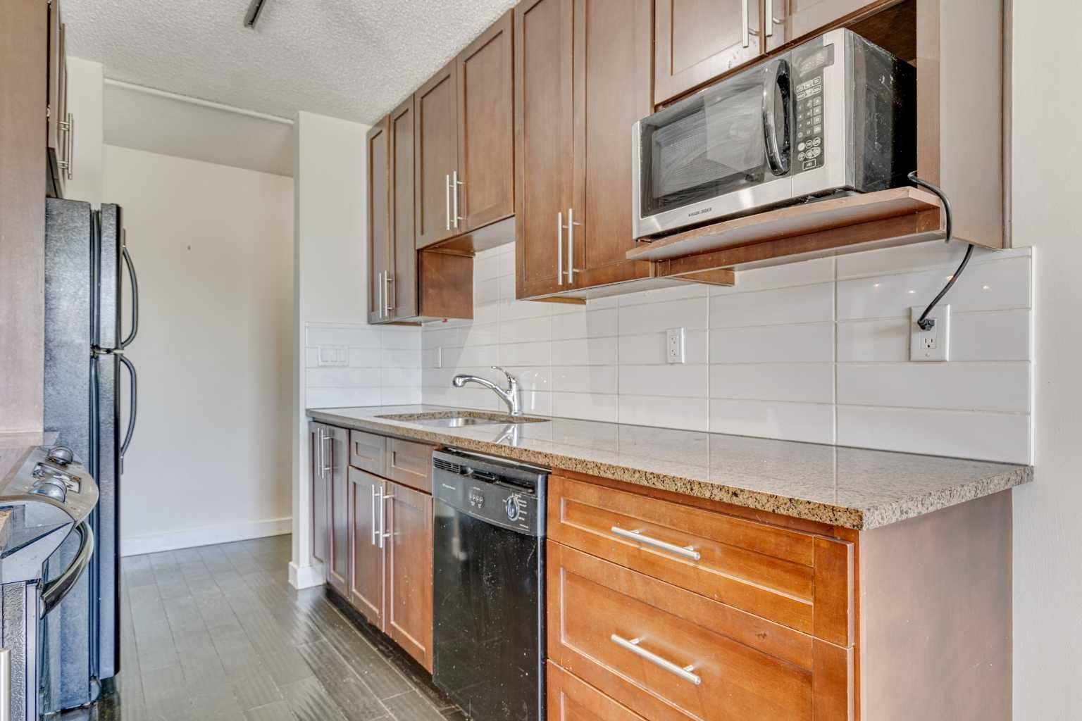 Calgary, AB T2E 6M1,4455D Greenview DR NE #202