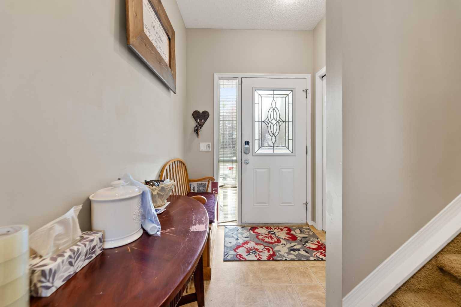 Calgary, AB T3P0B2,391 Evansdale WAY Northwest