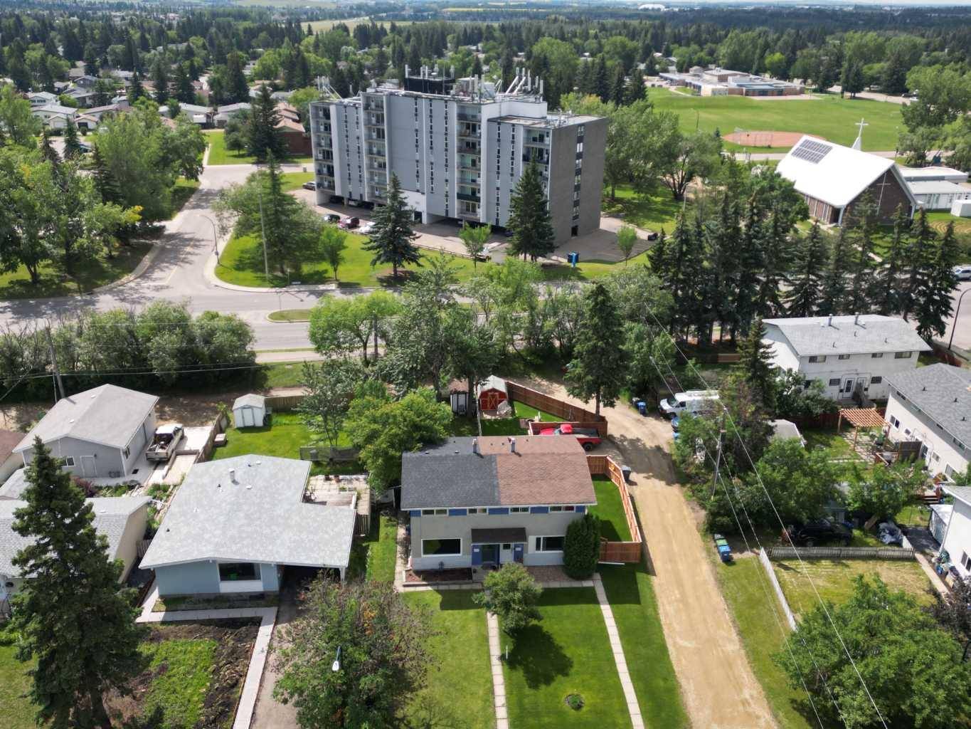 Red Deer, AB T4N 0N1,4237 33 ST