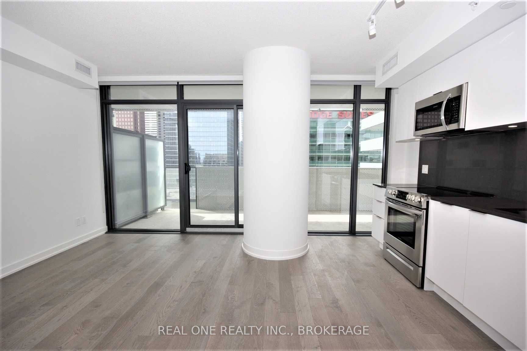 Toronto C08, ON M5C 0A6,25 Richmond ST E #1706