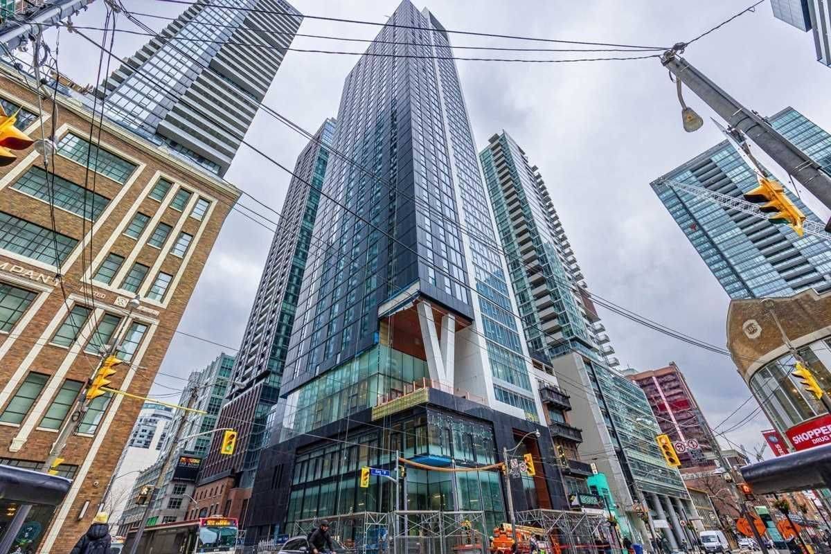 357 King ST W #3802, Toronto C01, ON M5V 1K1