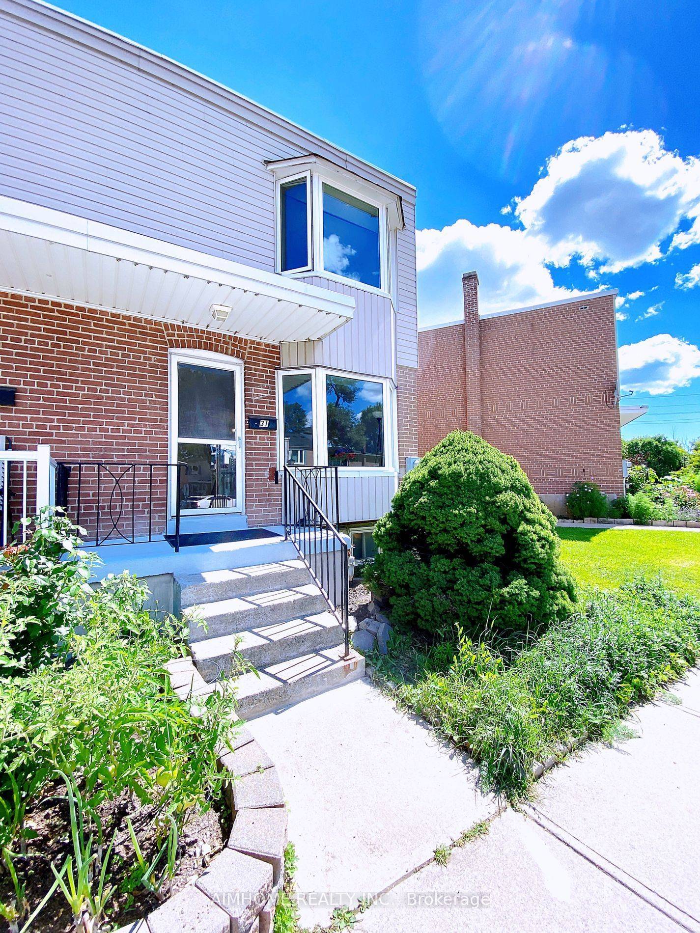 Toronto E04, ON M1K 2C5,740 Kennedy RD #31