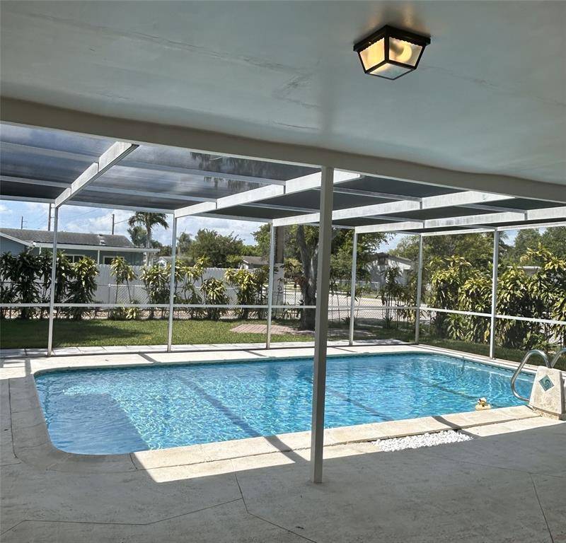 Hollywood, FL 33021,5524 Cleveland St