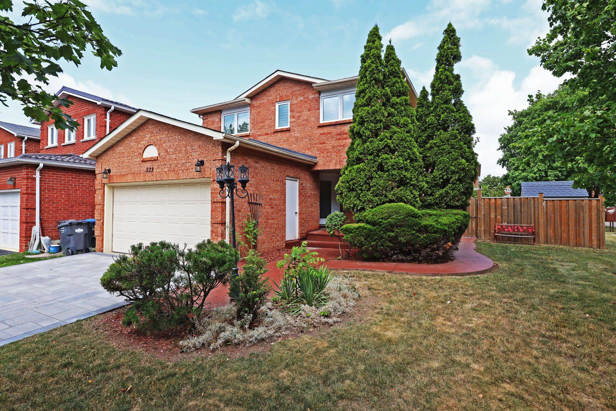 Mississauga, ON L4Z 2N4,523 Petawawa CRES