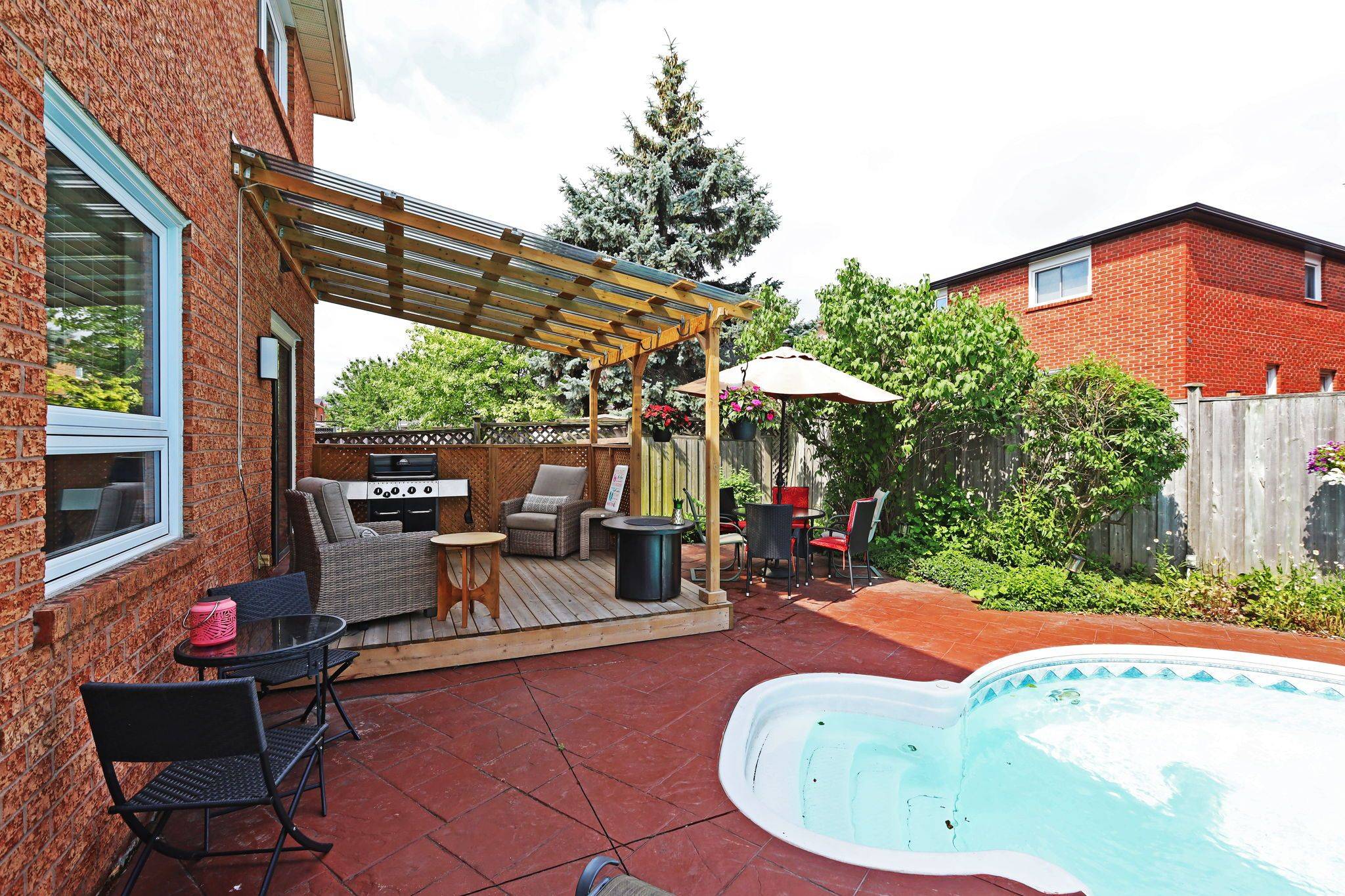 Mississauga, ON L4Z 2N4,523 Petawawa CRES
