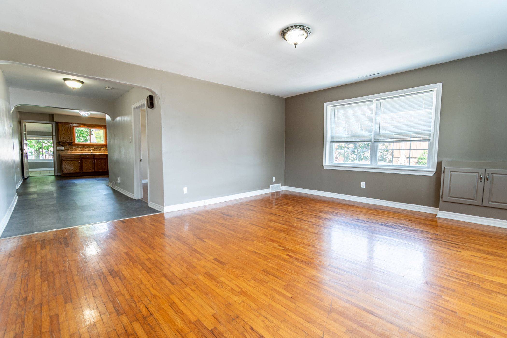 Port Colborne, ON L3K 4Z2,732-734 Steele ST