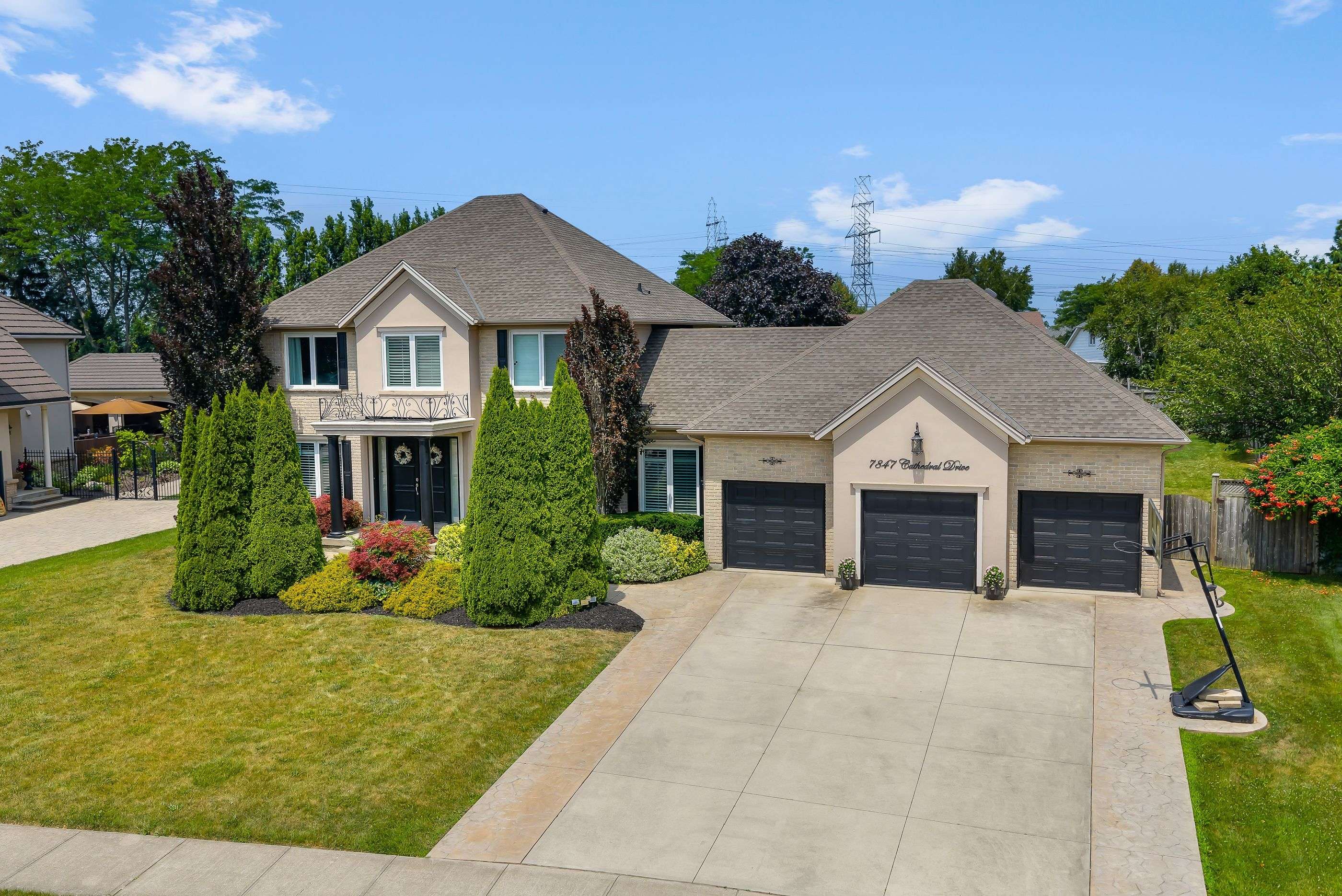 7847 Cathedral DR, Niagara Falls, ON L2H 2Z3