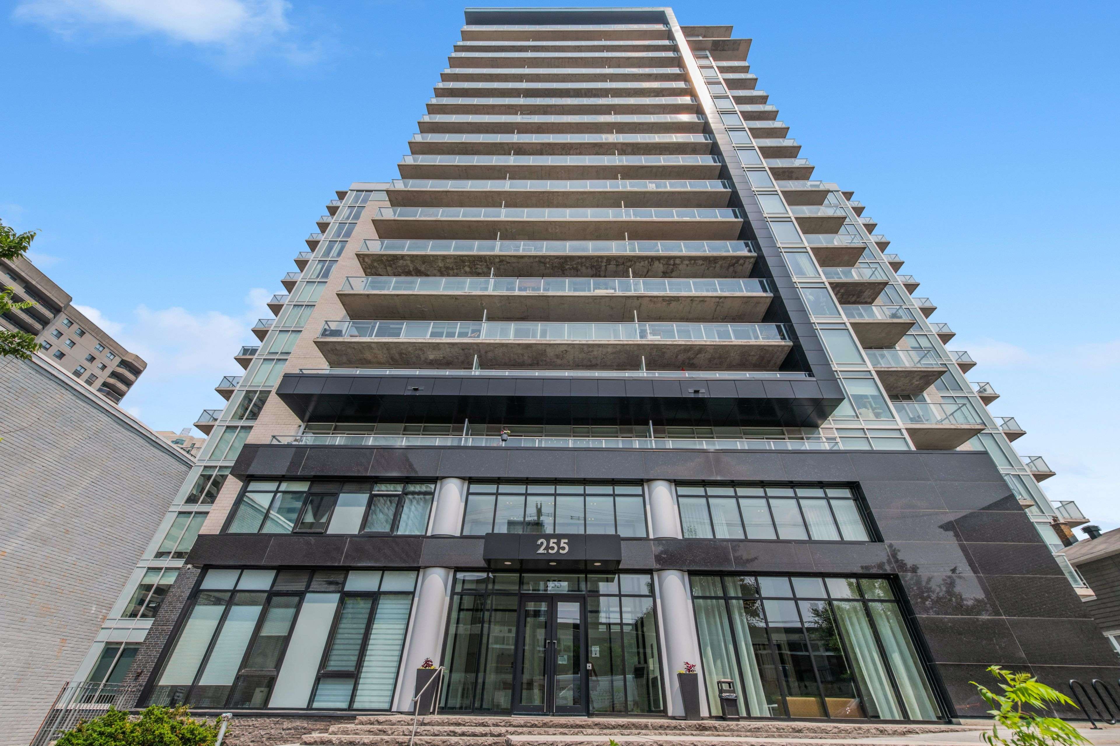 255 Bay ST #1513, Ottawa Centre, ON K1R 0C5