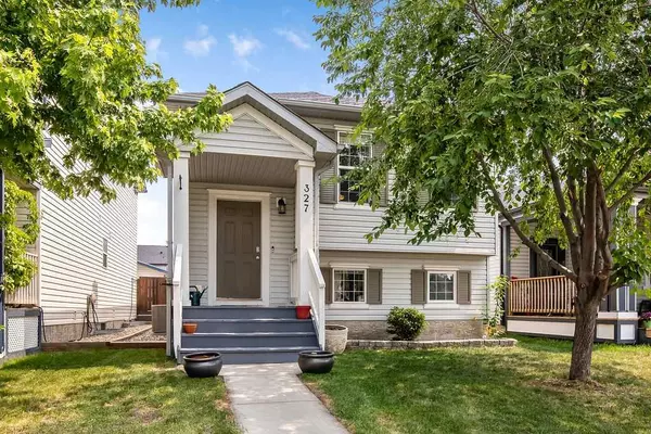 327 Copperfield GDNS Southeast, Calgary, AB T2Z 4C3