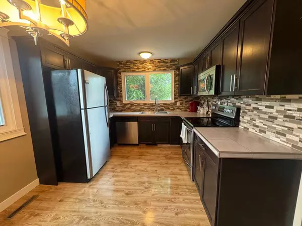 Red Deer, AB T4N 0N1,4237 33 ST