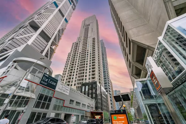 35 Balmuto ST #1101, Toronto C01, ON M4Y 0A3