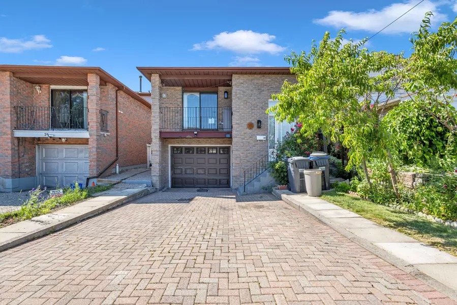 37 Dafoe CRES, Brampton, ON L6Y 2L1