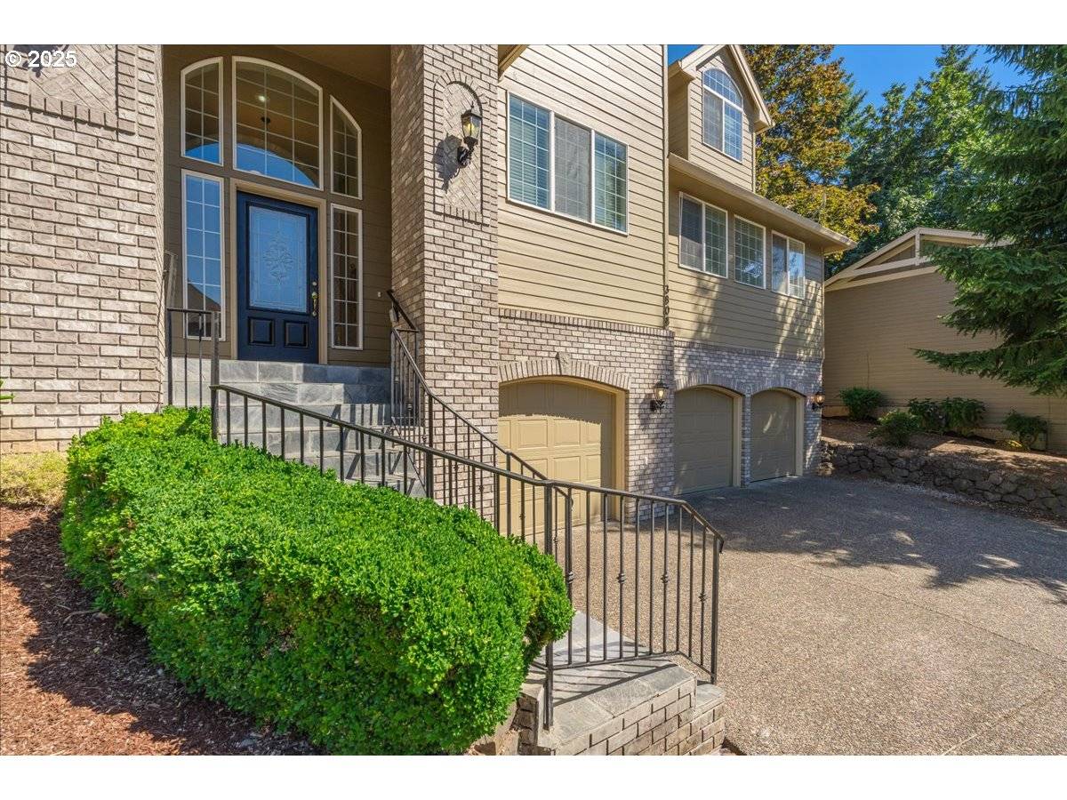 West Linn, OR 97068,3808 FAIRHAVEN DR