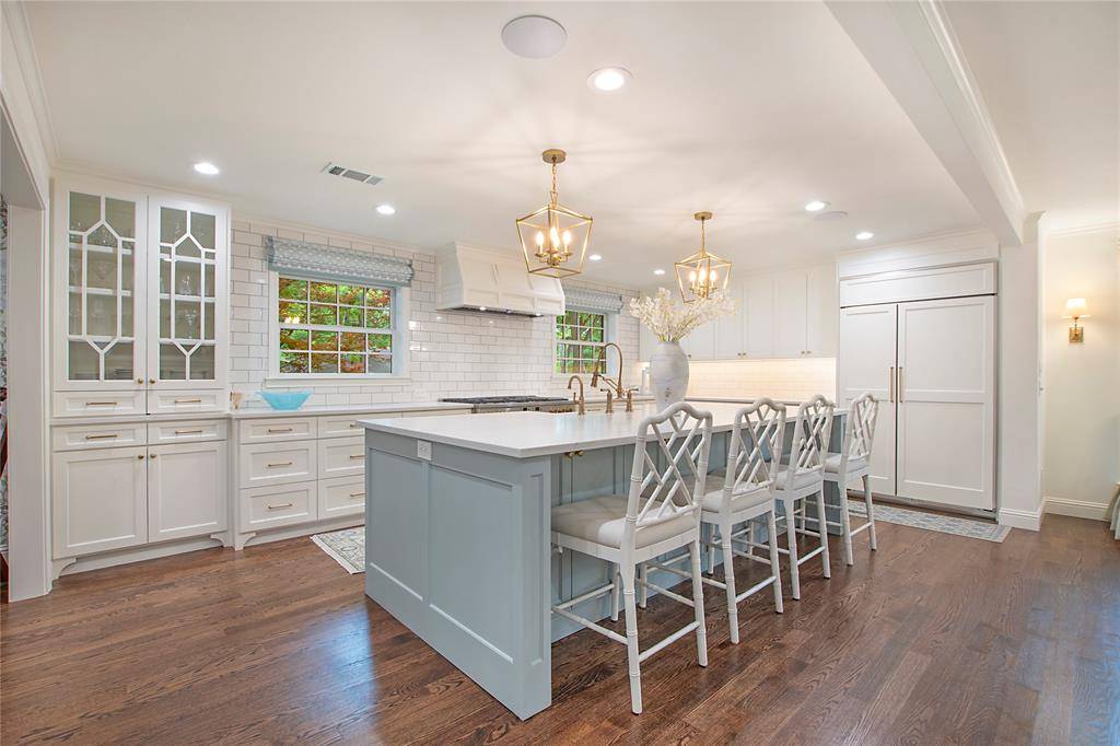 Dallas, TX 75218,10909 Ridgemeadow Drive