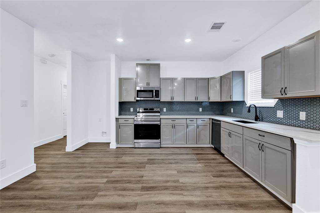 Denison, TX 75020,1027 W Coffin Street