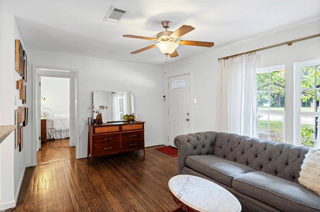 River Oaks, TX 76114,5616 S Schilder Drive