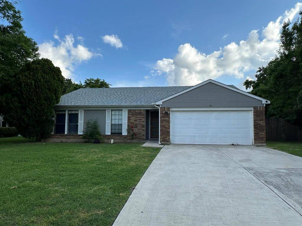 927 S Riverside Drive, Grapevine, TX 76051