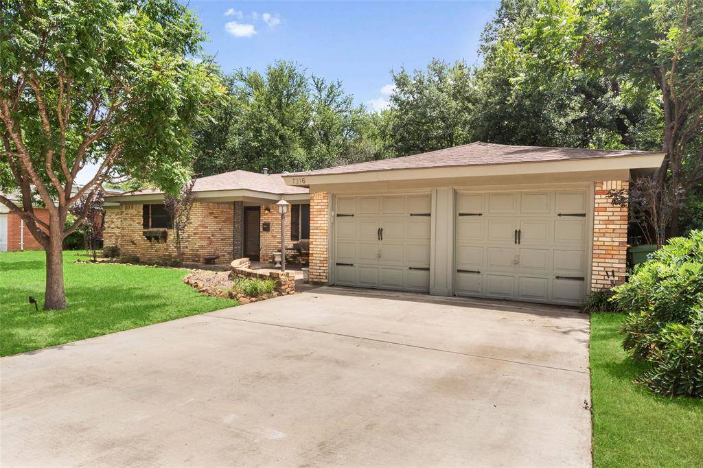 North Richland Hills, TX 76180,7216 Winnell Way