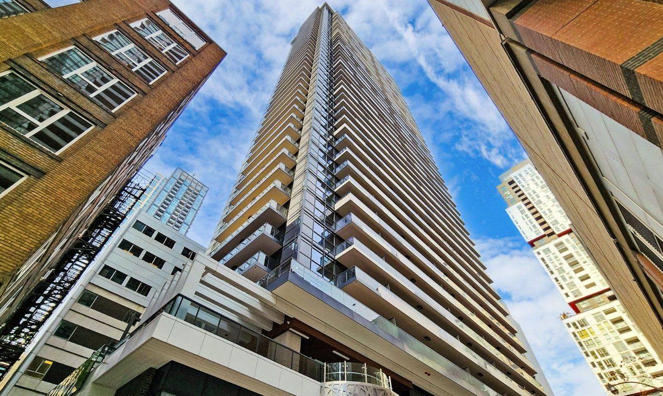 38 Widmer ST #706, Toronto C01, ON M5V 0P7