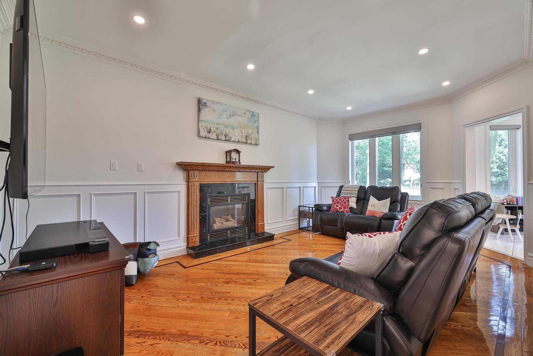 Toronto C07, ON M2R 1J8,58 Yorkview DR