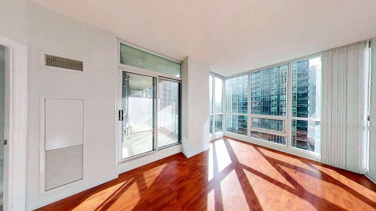 Toronto C01, ON M5E 2A1,16 Yonge ST #2201