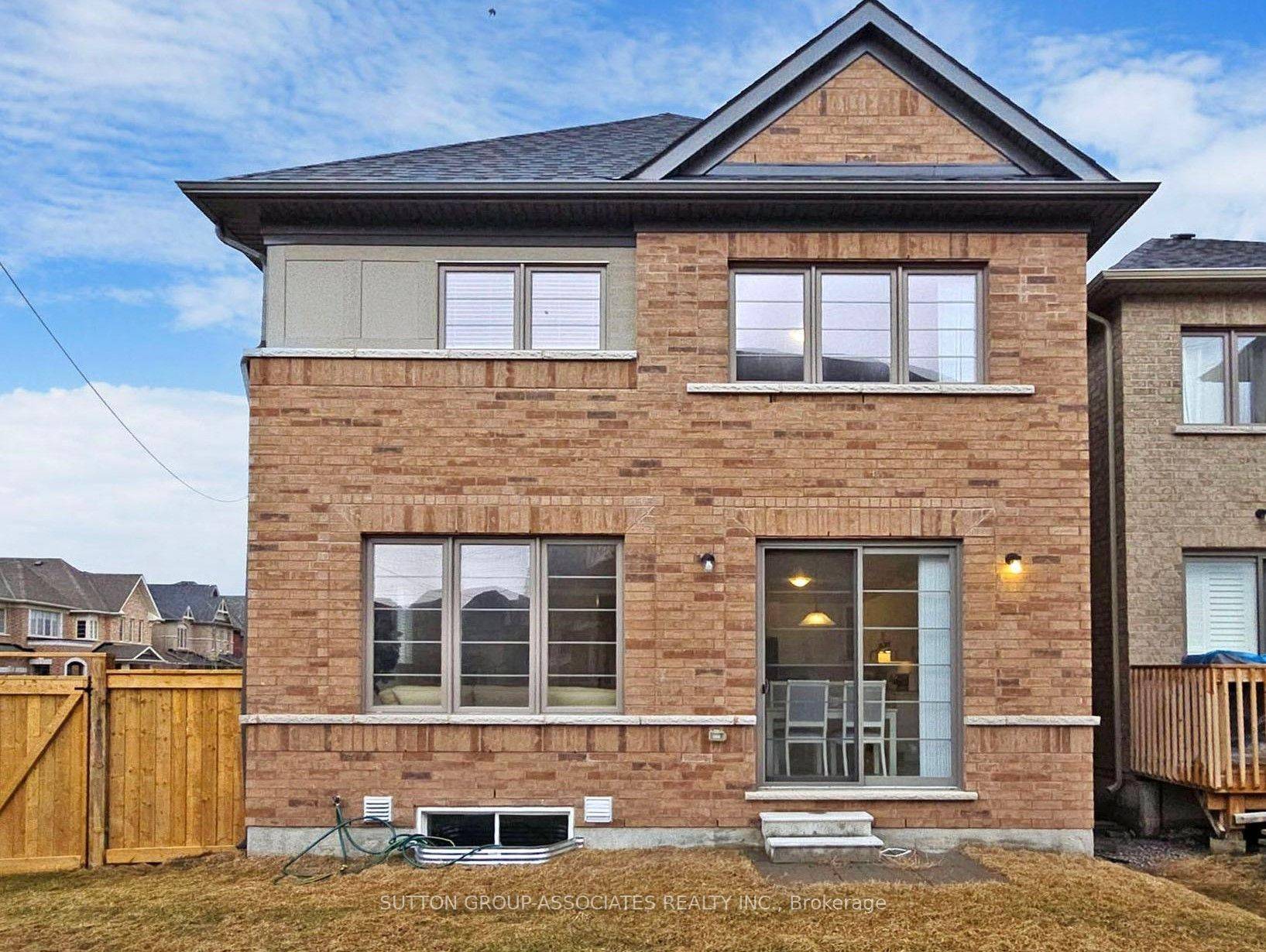 Oshawa, ON L1L 0R4,2576 Orchestrate DR W