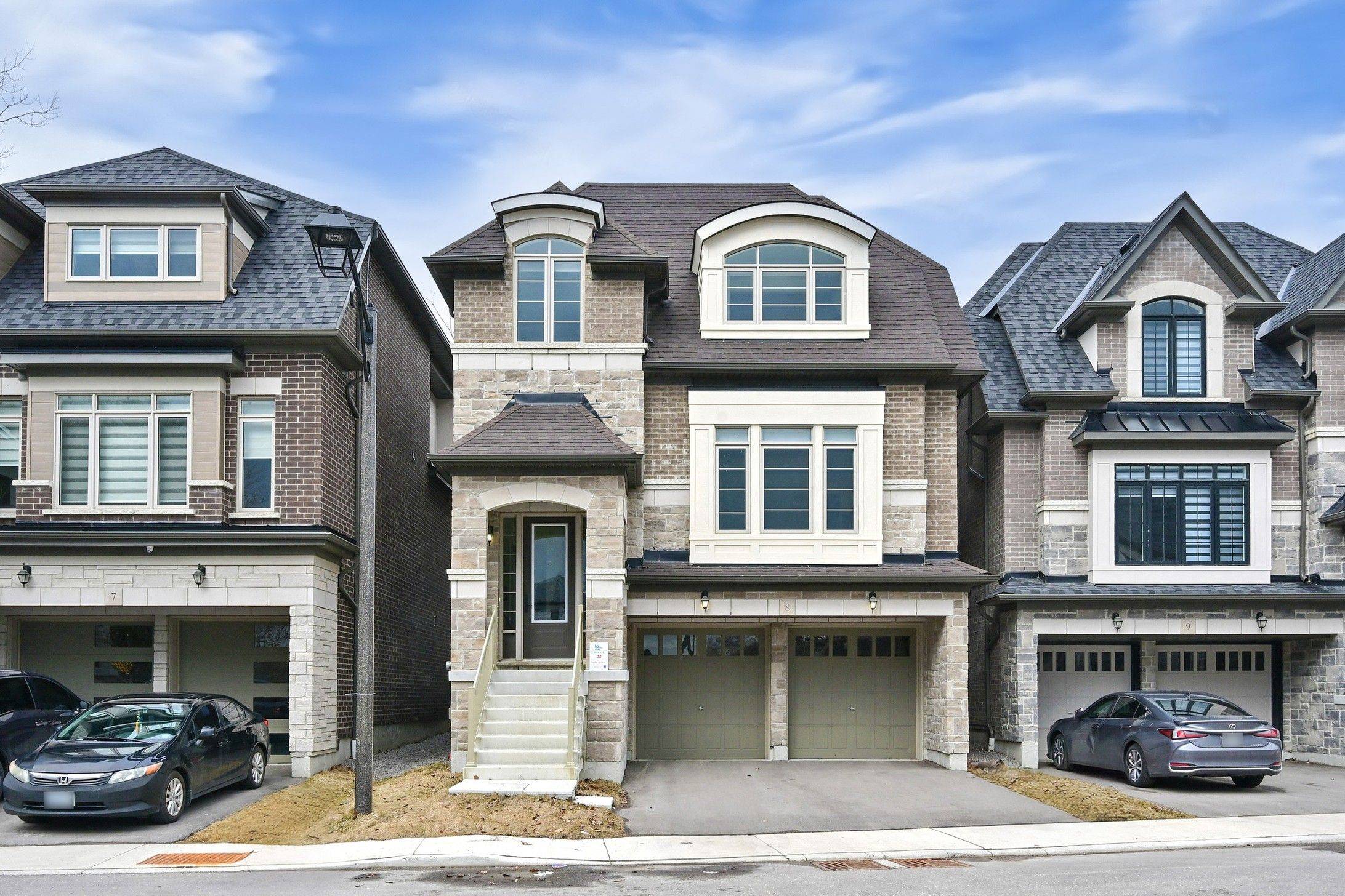 400 Finch AVE #8, Pickering, ON L1V 0G7