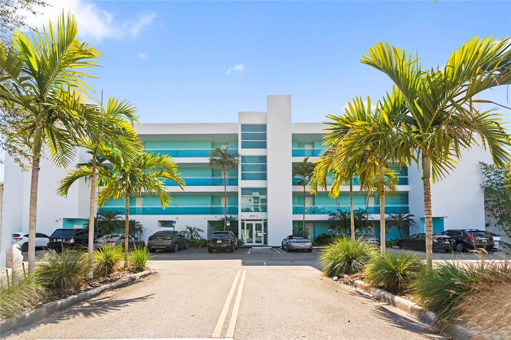 652 NE 63rd St #204, Miami, FL 33138
