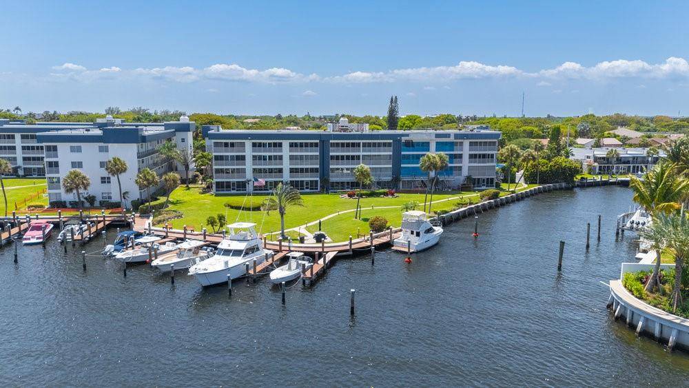 3301 Spanish Trl #302, Delray Beach, FL 33483
