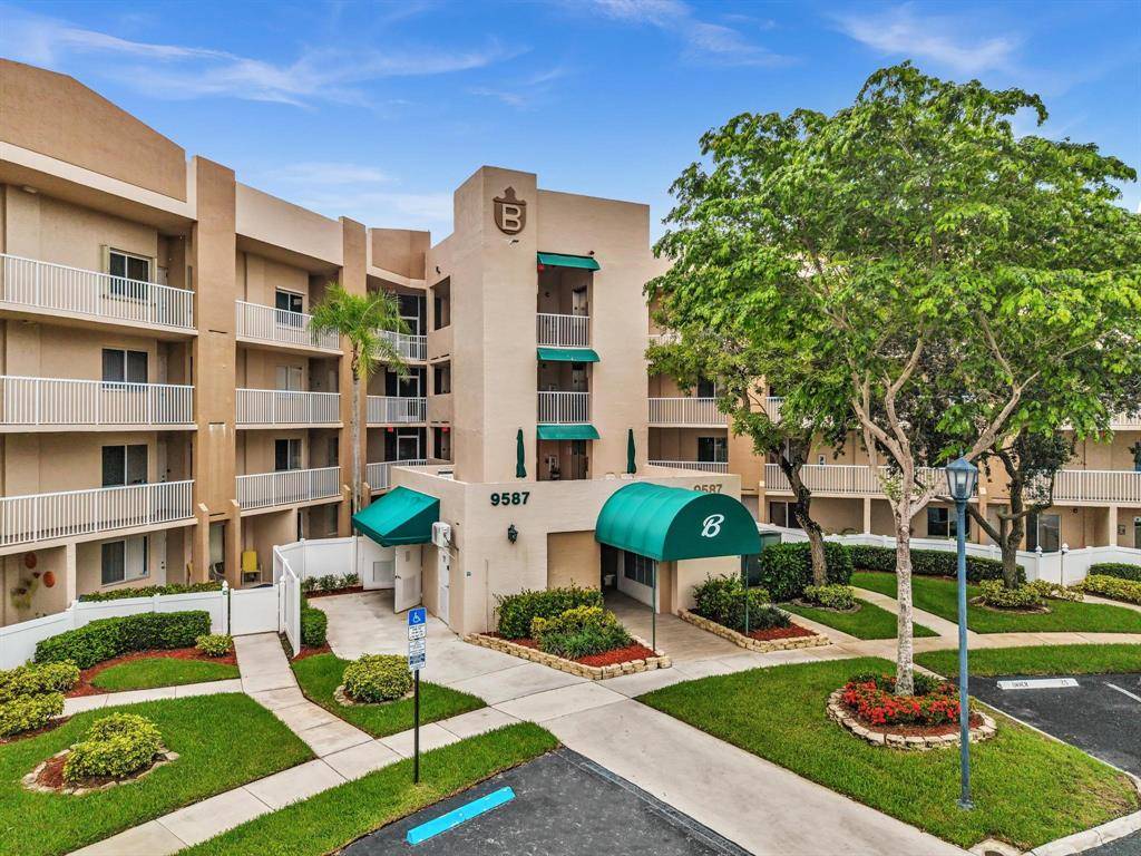 Tamarac, FL 33321,9587 Weldon Cir #B211