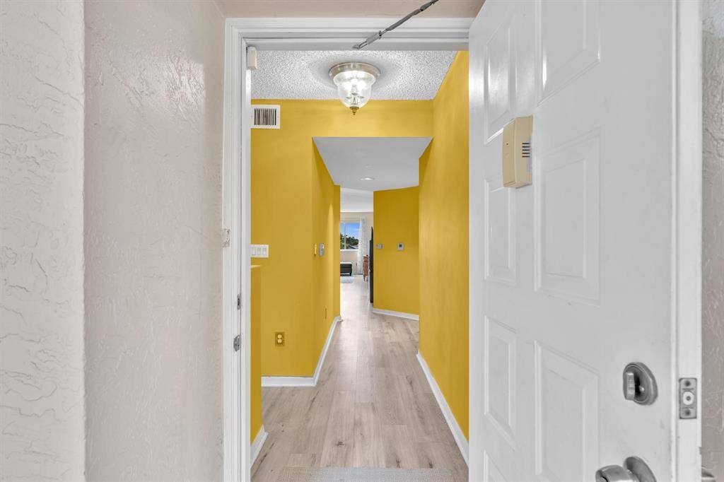 Tamarac, FL 33321,9587 Weldon Cir #B211
