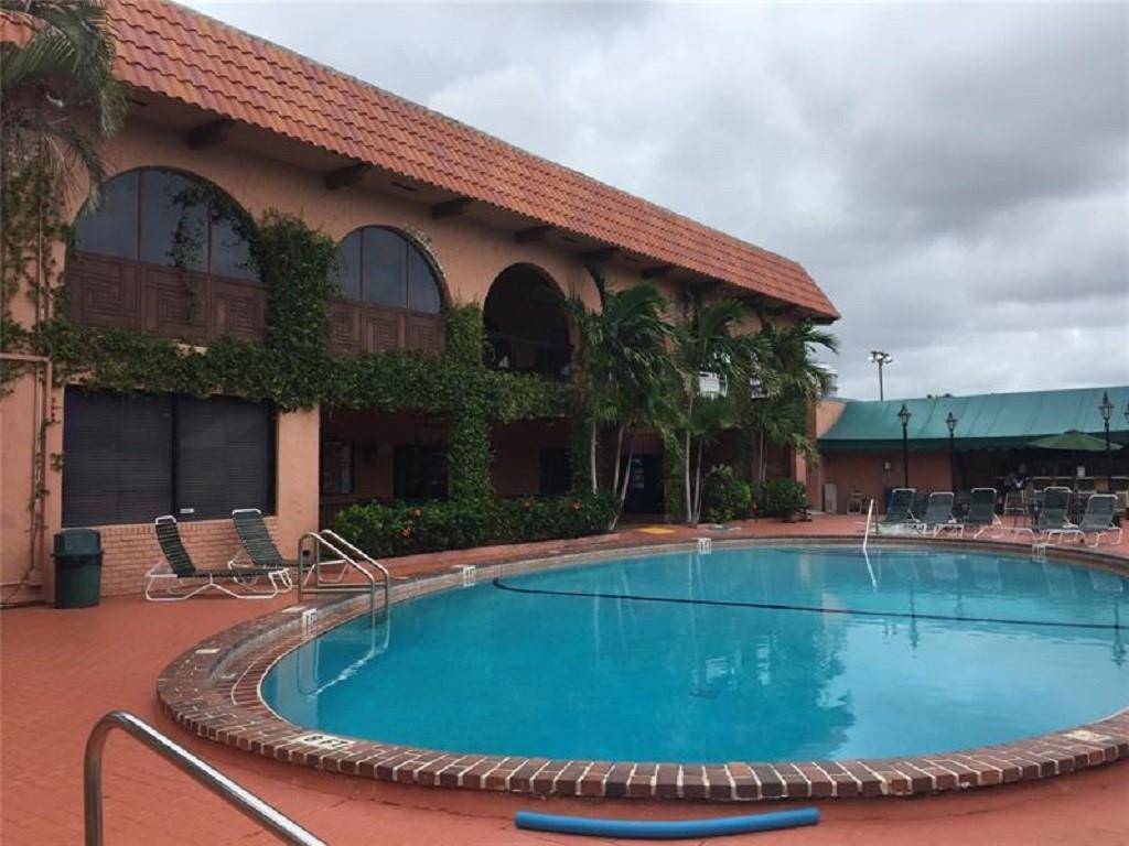 670 Tennis Club Dr #308, Fort Lauderdale, FL 33311
