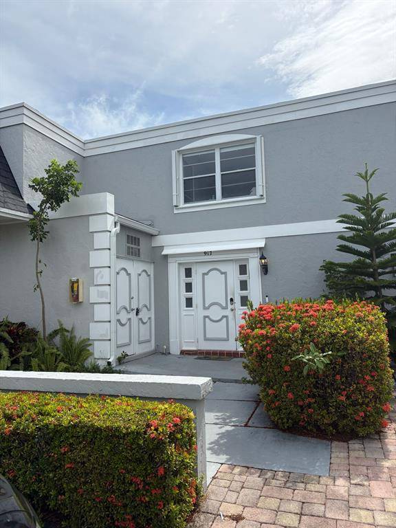 917 NE 24 Ave, Hallandale Beach, FL 33009