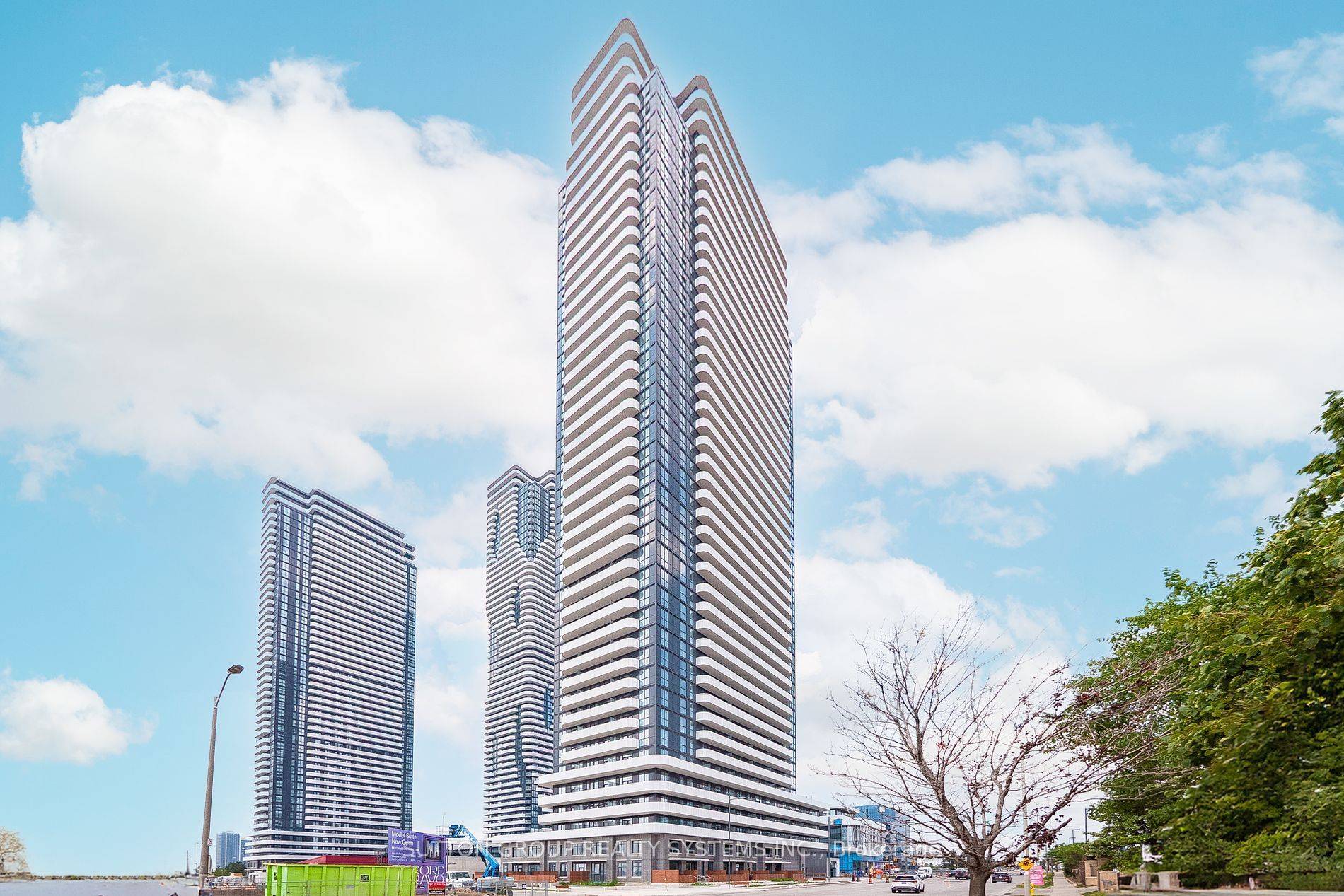 28 Interchange WAY #1802, Vaughan, ON L4K 0P8