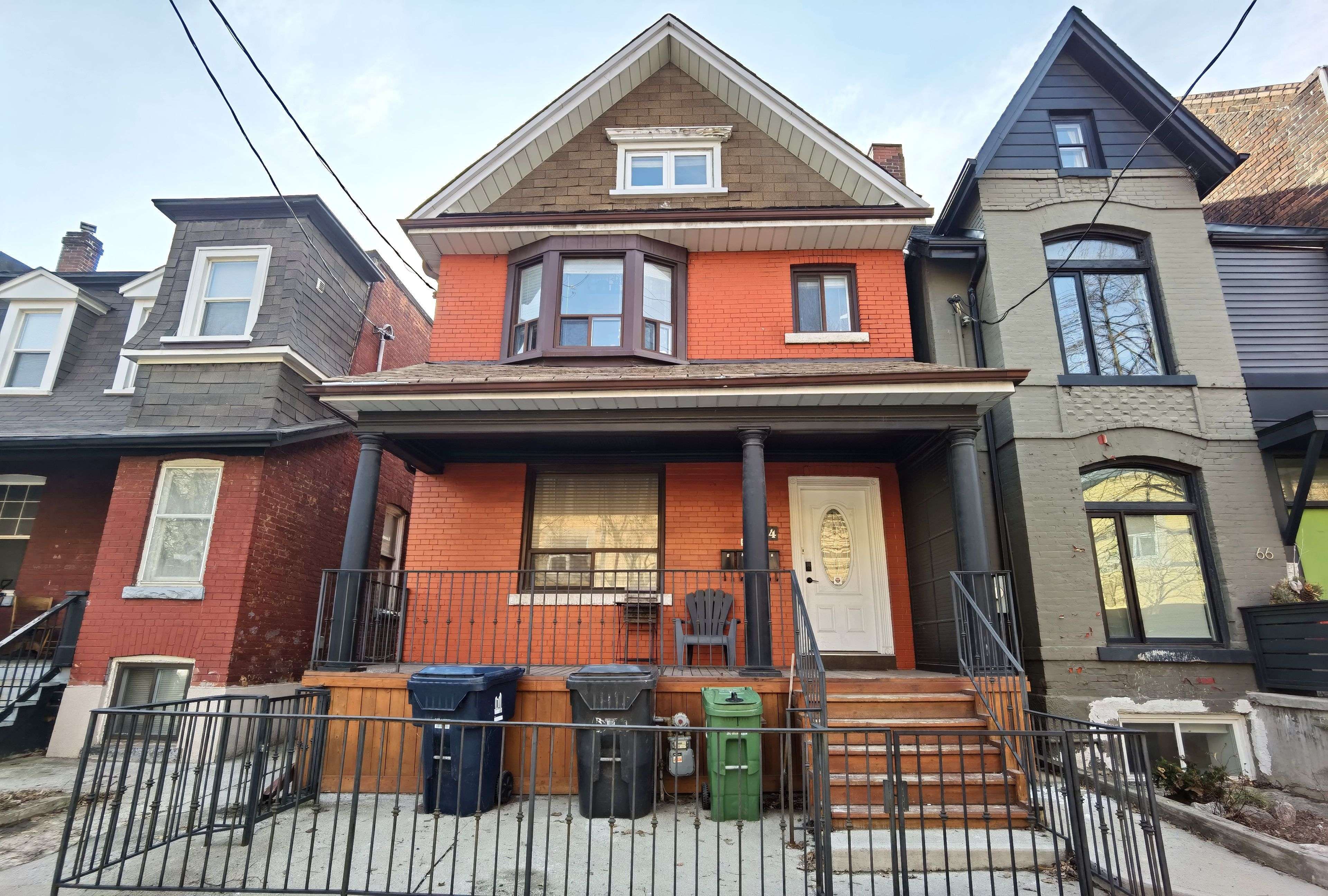 64 Lansdowne AVE #Bsmt, Toronto W01, ON M6K 2V9