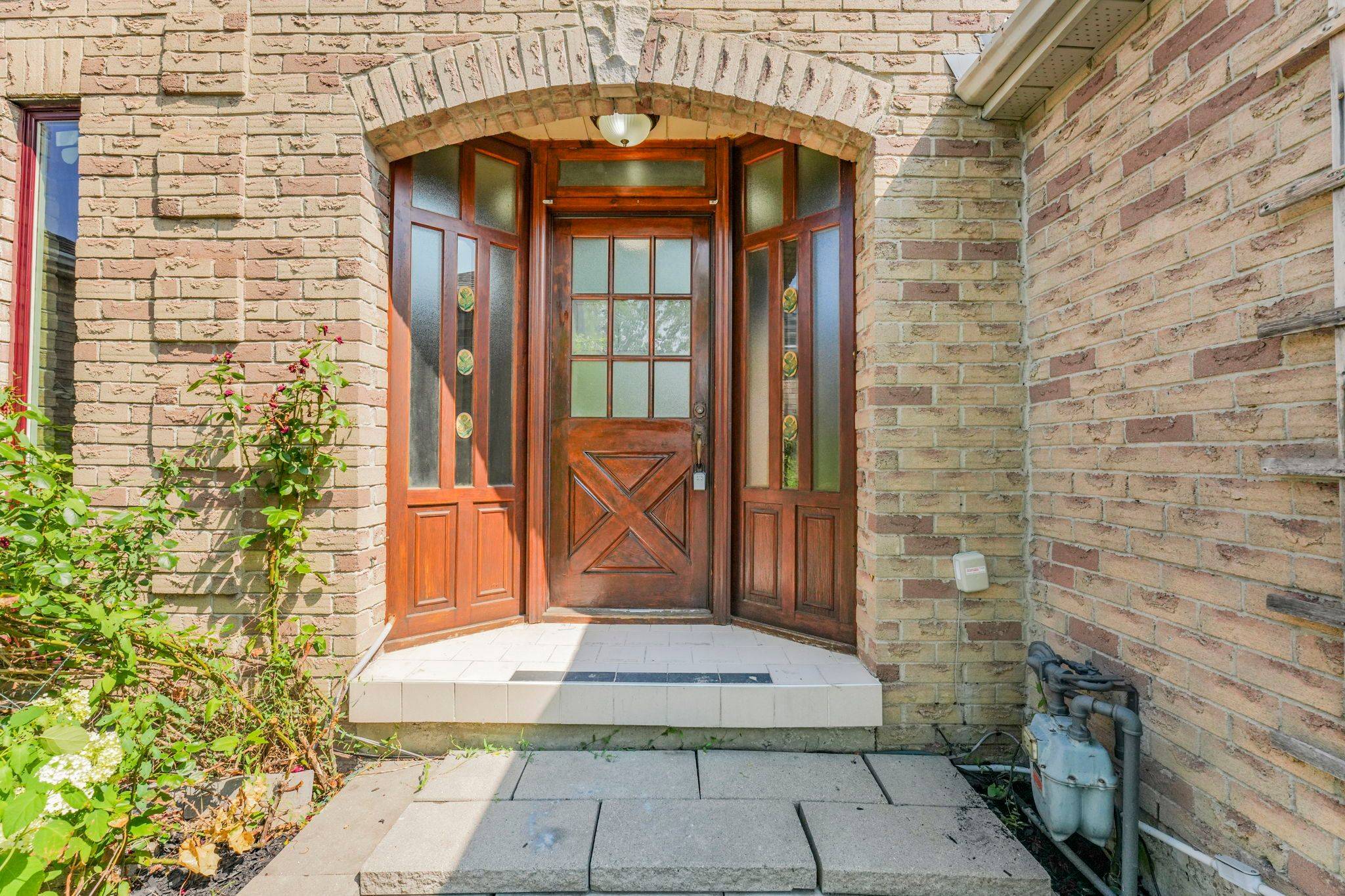 Mississauga, ON L5R 2Y2,337 Assiniboine TRL