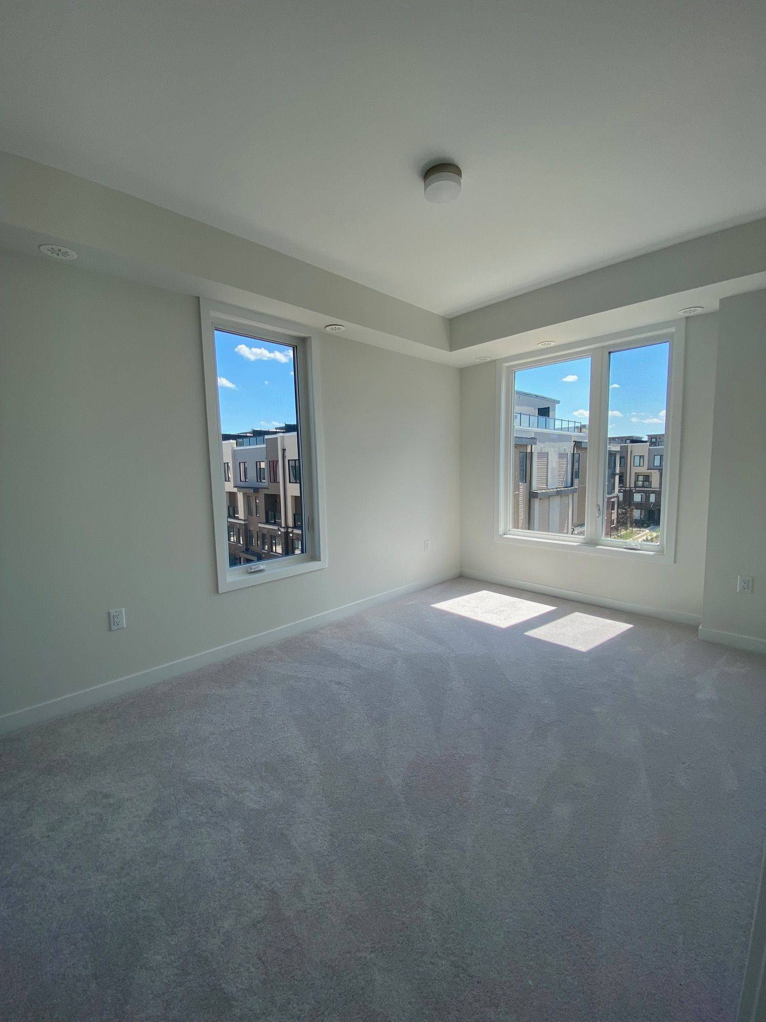 Mississauga, ON L5L 0C1,3566 Colonial DR #2