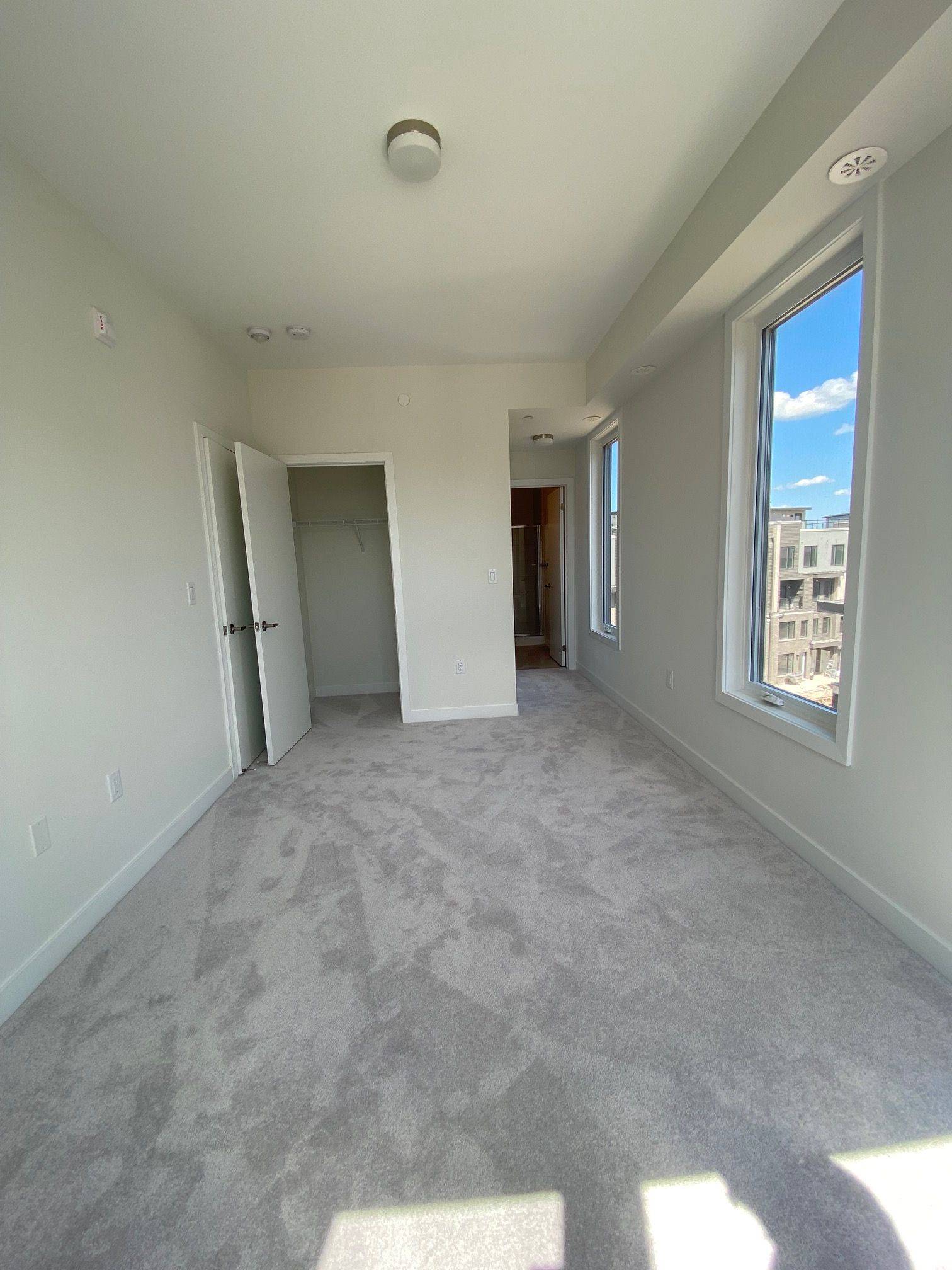 Mississauga, ON L5L 0C1,3566 Colonial DR #2