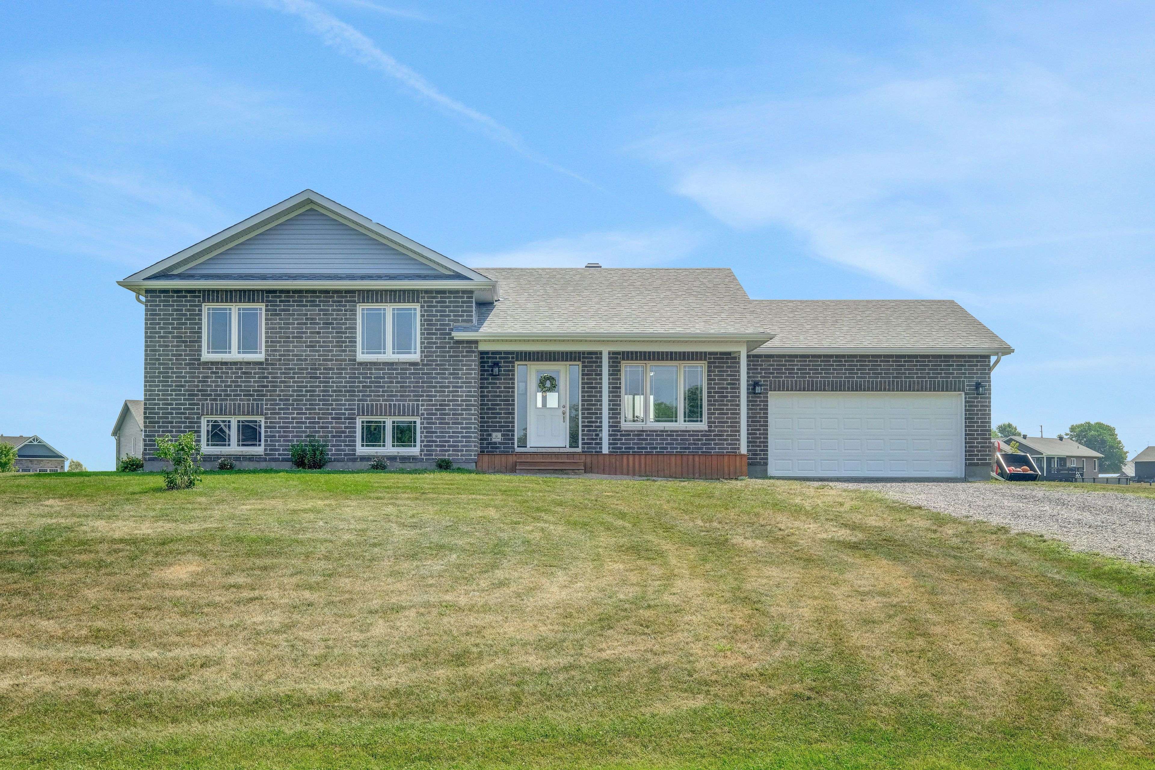 2995 Drew DR, North Dundas, ON K0E 1W0