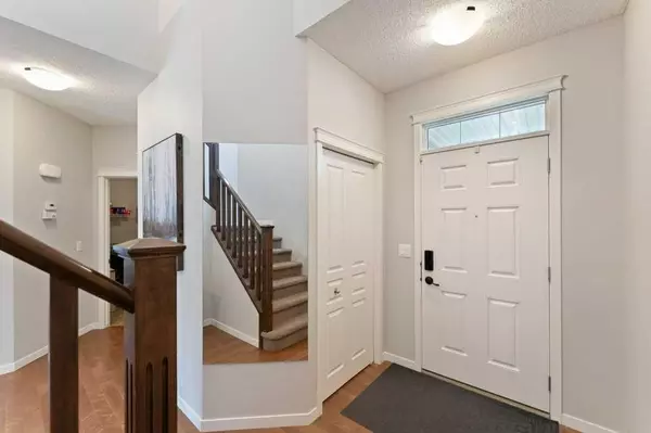 Calgary, AB T3M 0N3,552 Auburn Bay DR SE