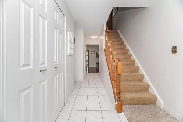 Hamilton, ON L8W 1A3,726 LIMERIDGE RD E