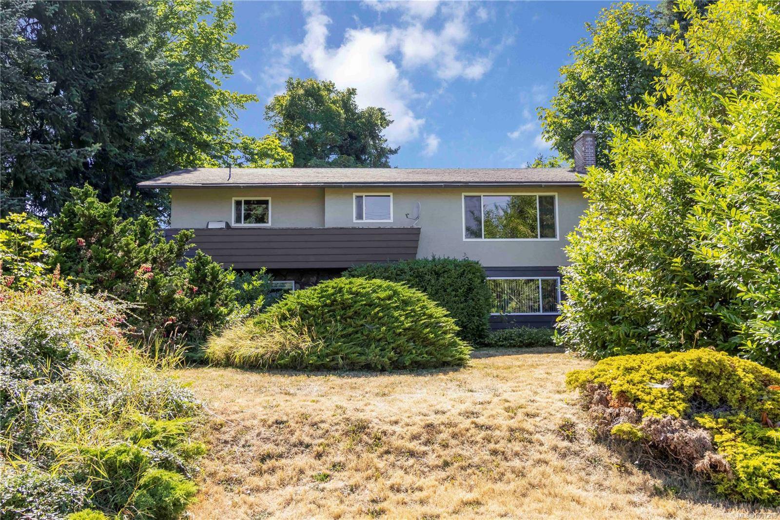 6390 Conconi Pl, Central Saanich, BC V8Z 5Z6