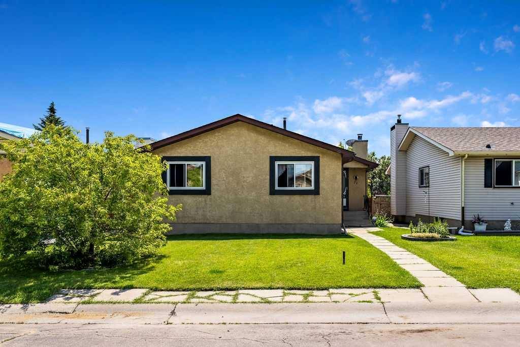 Calgary, AB T3J 1B4,71 Falwood PL NE