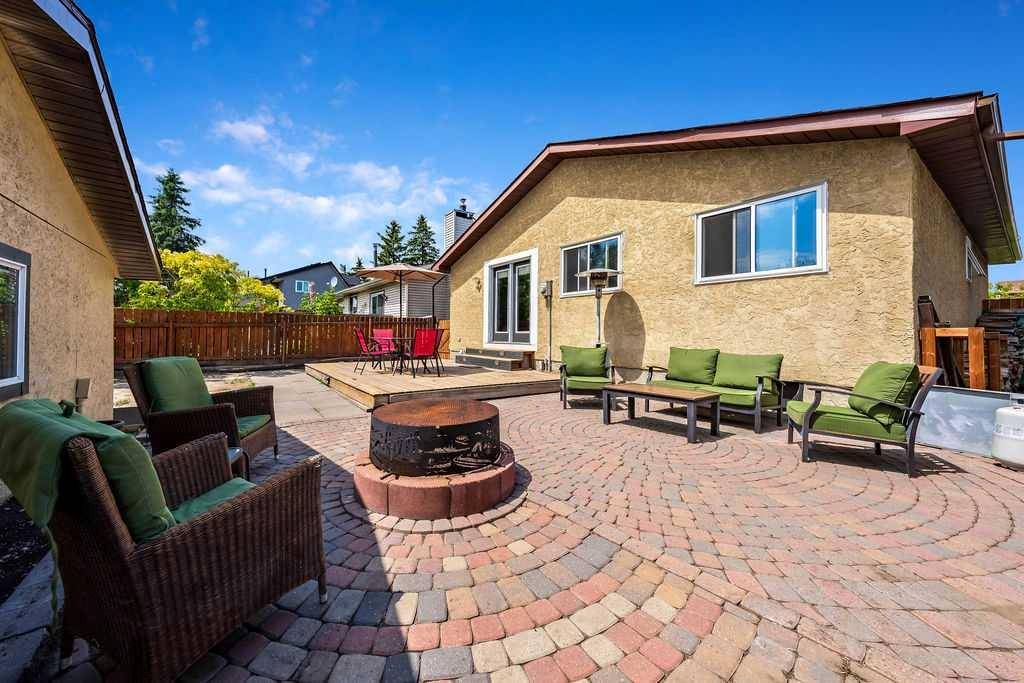 Calgary, AB T3J 1B4,71 Falwood PL NE