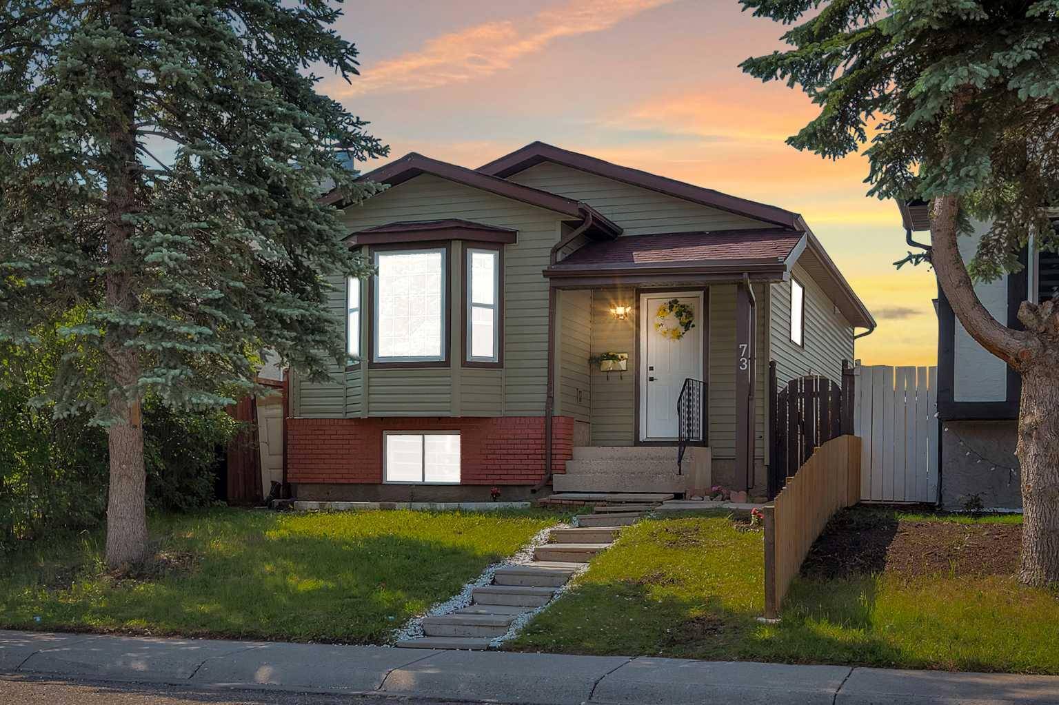 73 Taraglen RD Northeast, Calgary, AB T3J 2N5