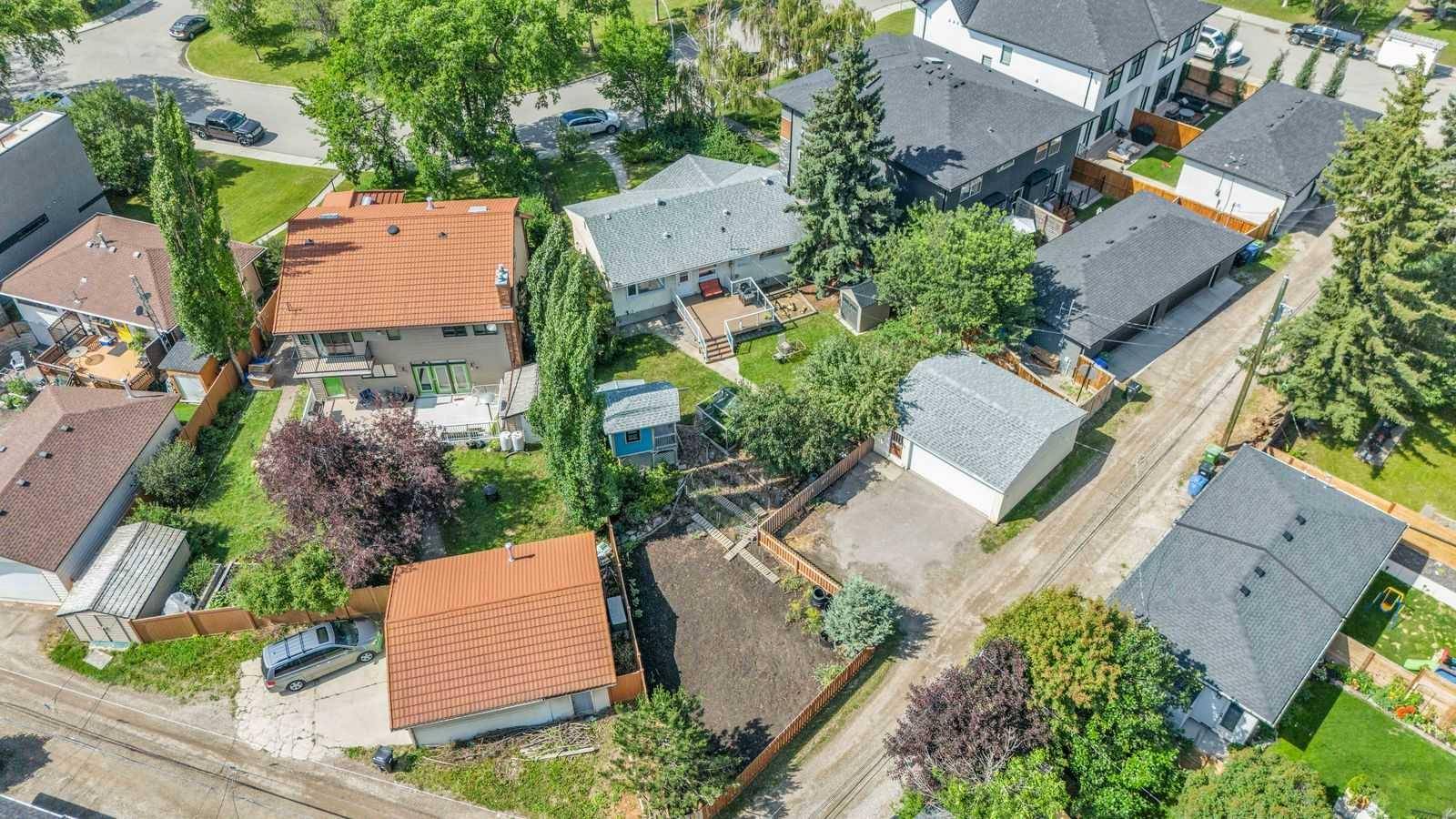 Calgary, AB T3E 4S6,3212 Kerrydale RD Southwest