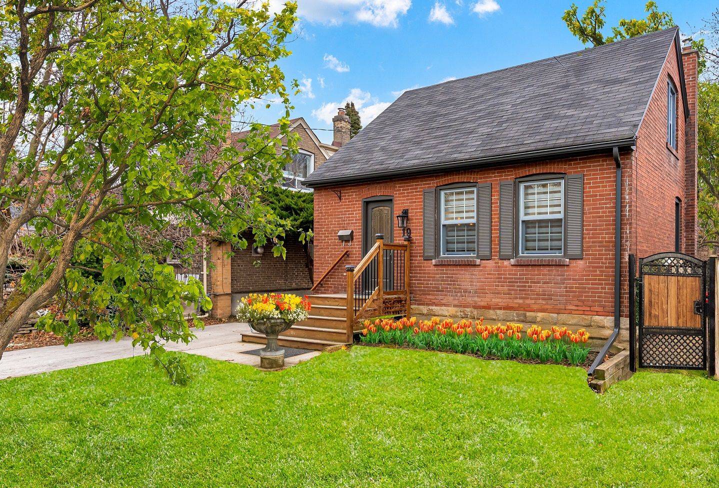 19 Albani ST, Toronto W06, ON M8V 1X3