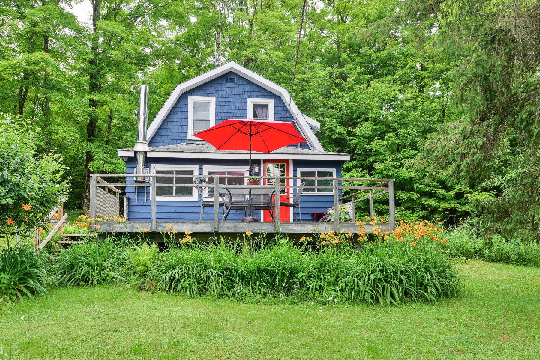 1079 Hewlitt RD S, Muskoka Lakes, ON P1L 1X4