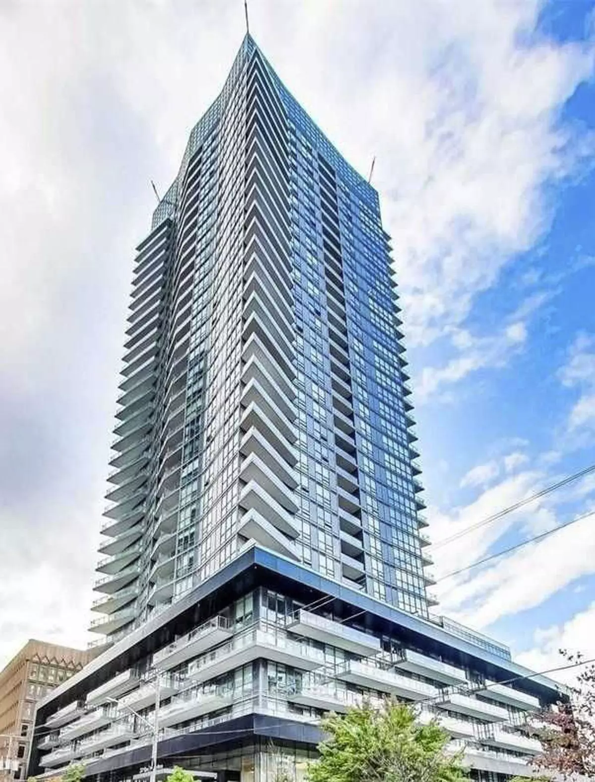 Toronto C10, ON M4P 0B9,30 Roehampton AVE #2108