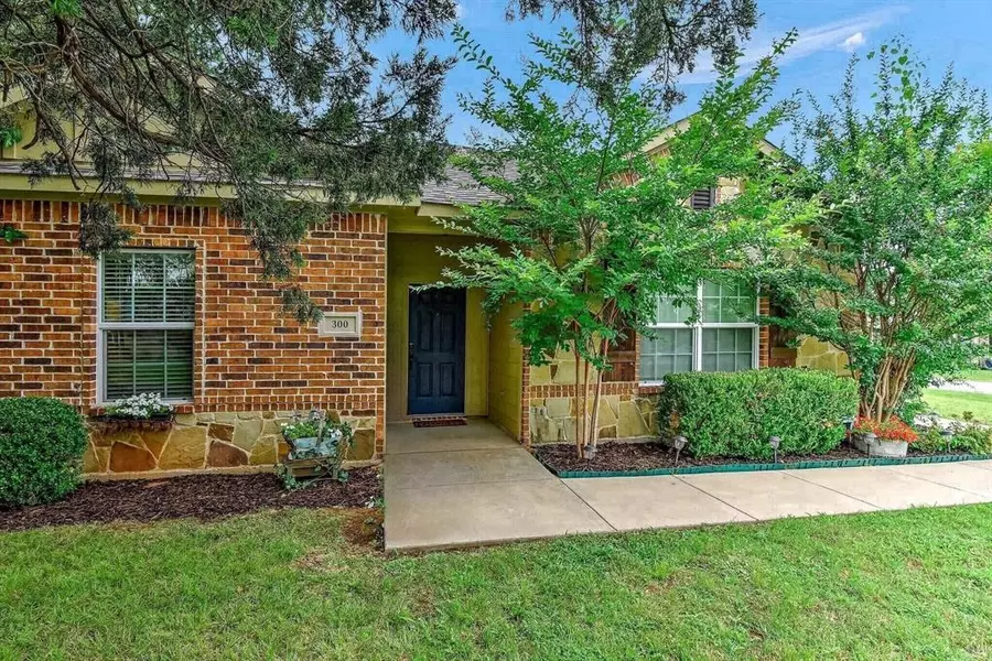 300 Franklin Avenue, Pottsboro, TX 75076